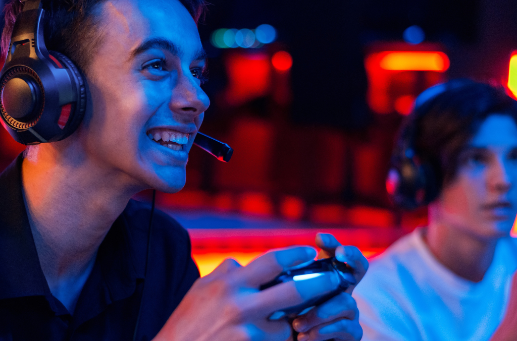 GAMING ONLINE
